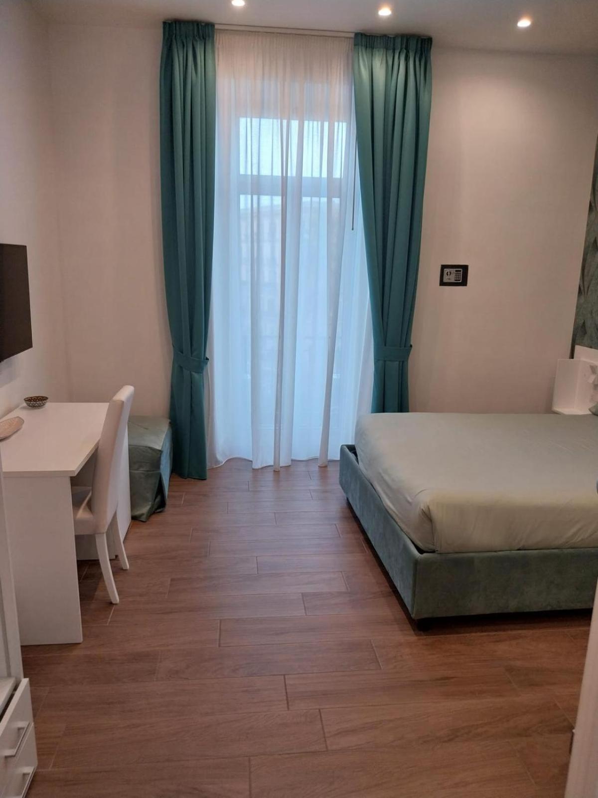 B&B Lungomare Sannazzaro Неаполь Екстер'єр фото